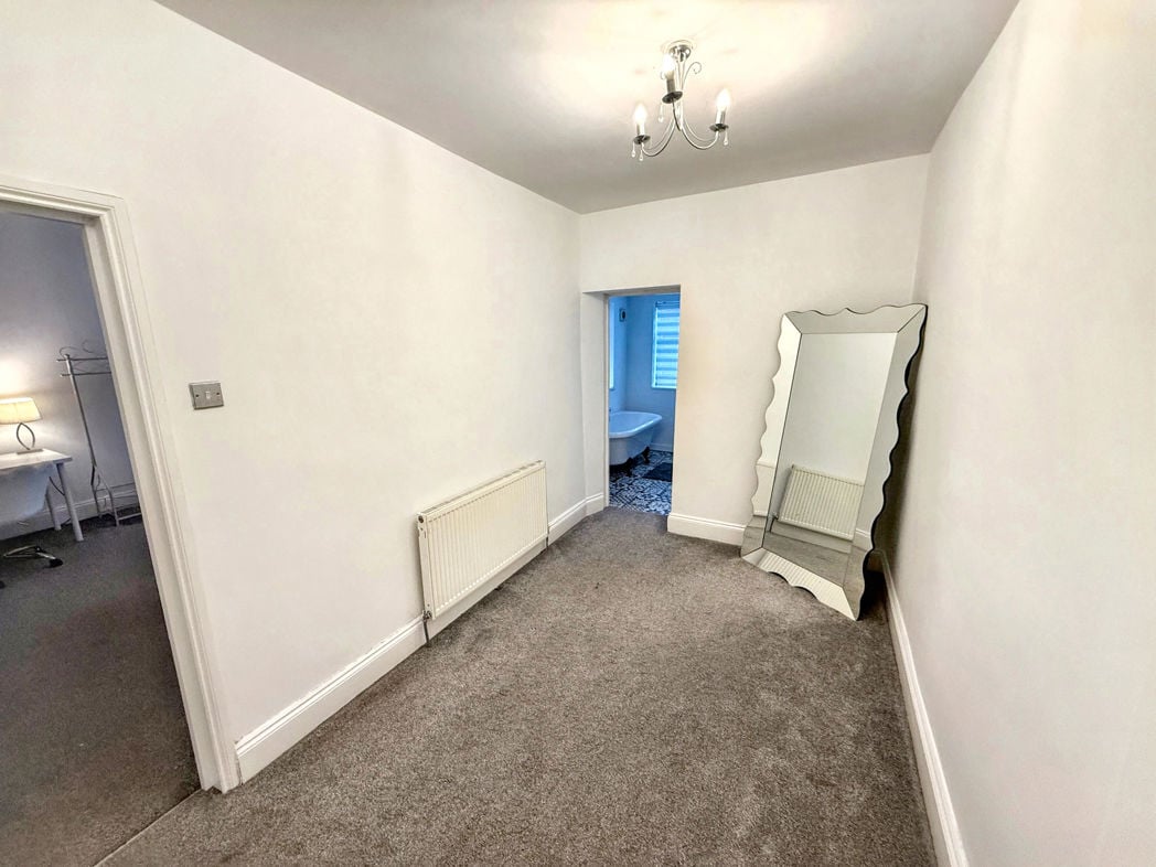 Property image 8 of 16
