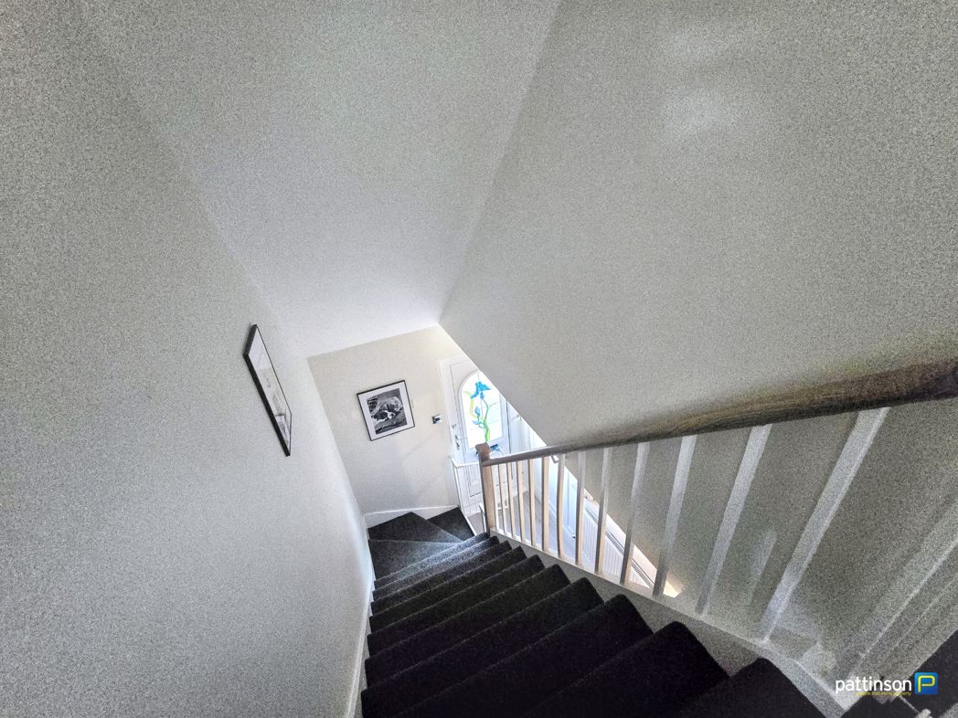Property image 8 of 16