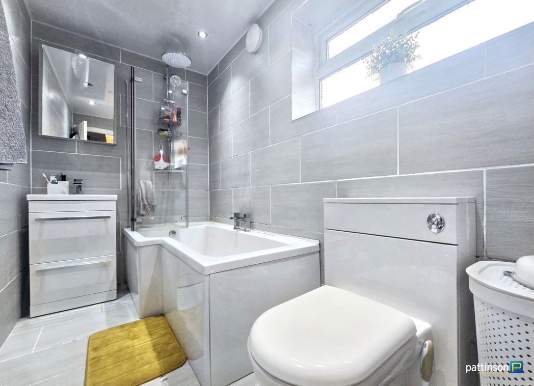 Property image 2 of 16