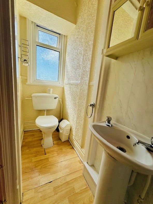 Property image 5 of 33