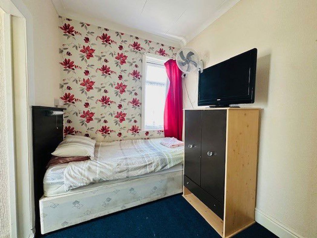 Property image 7 of 33