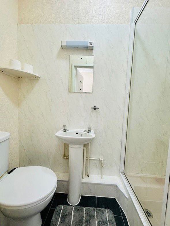 Property image 11 of 33