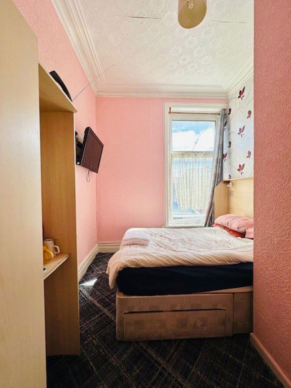 Property image 21 of 33