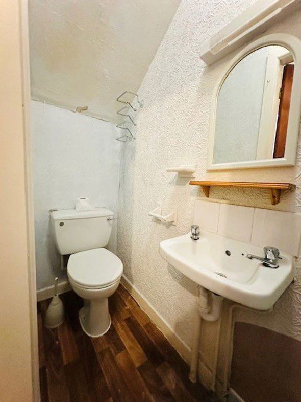 Property image 23 of 33