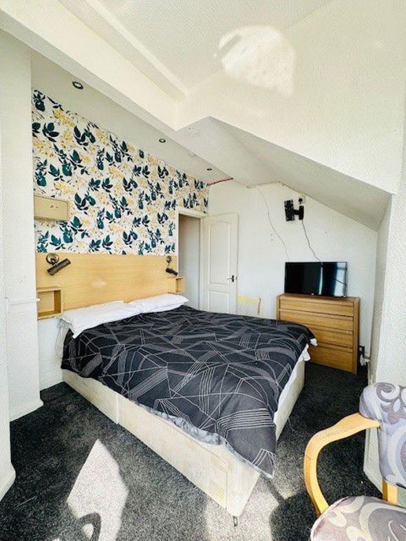 Property image 26 of 33