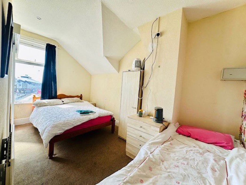 Property image 27 of 33