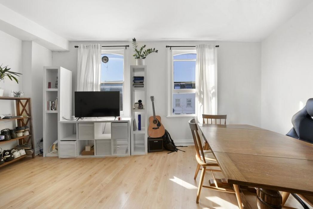 Property image 3 of 13