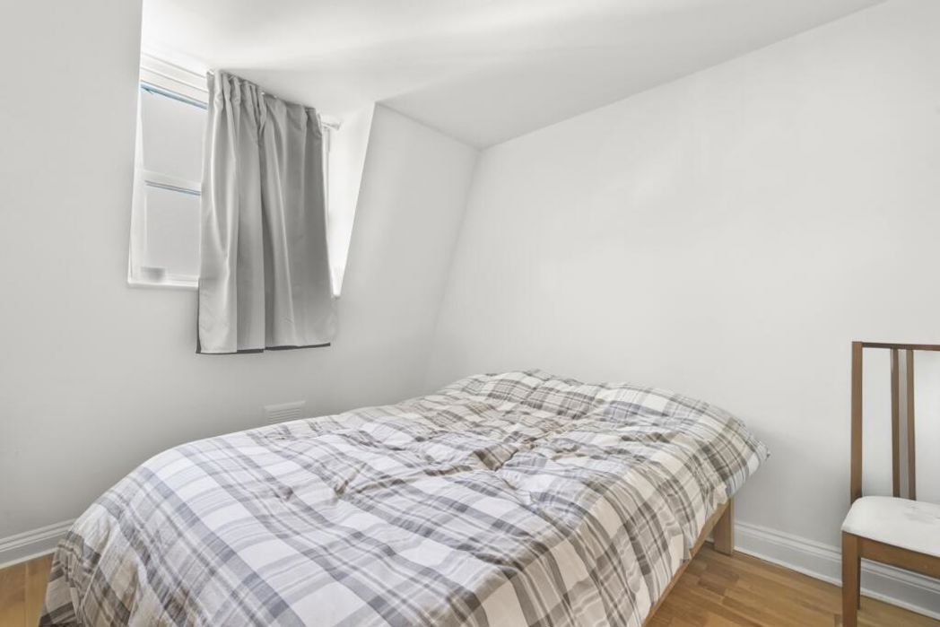 Property image 8 of 13
