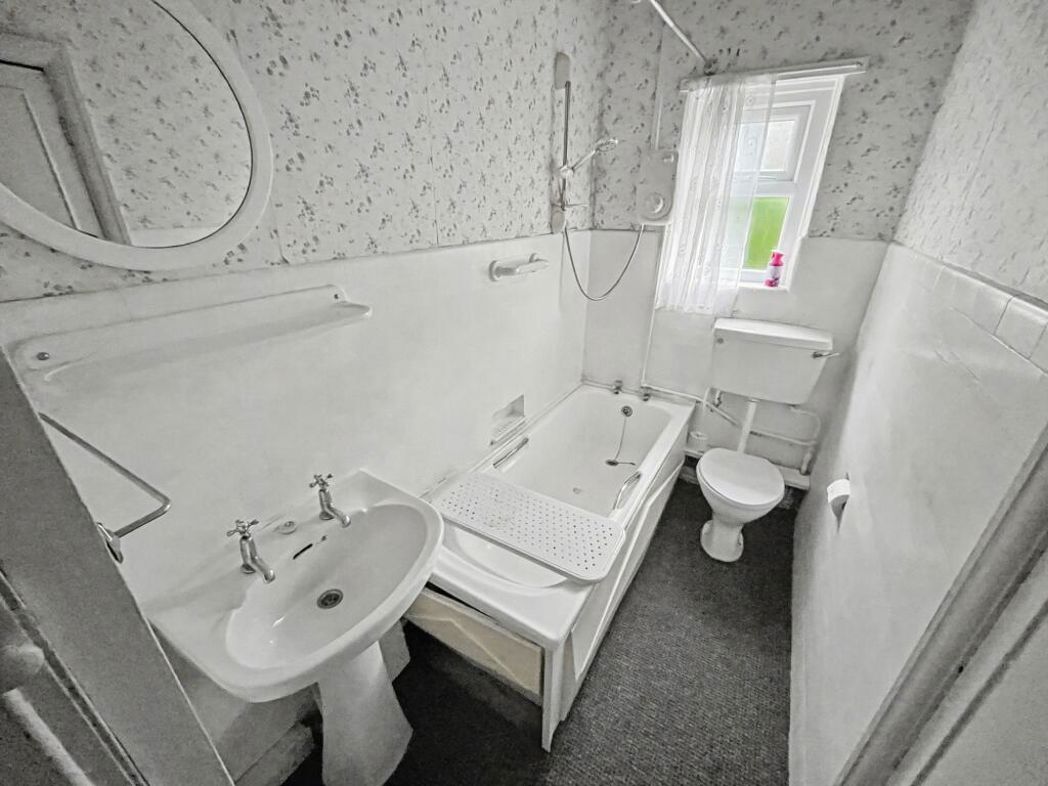 Property image 10 of 18