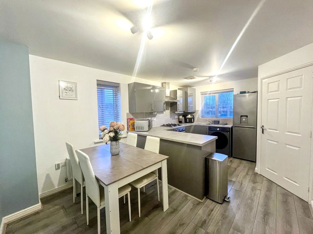 Property image 4 of 14