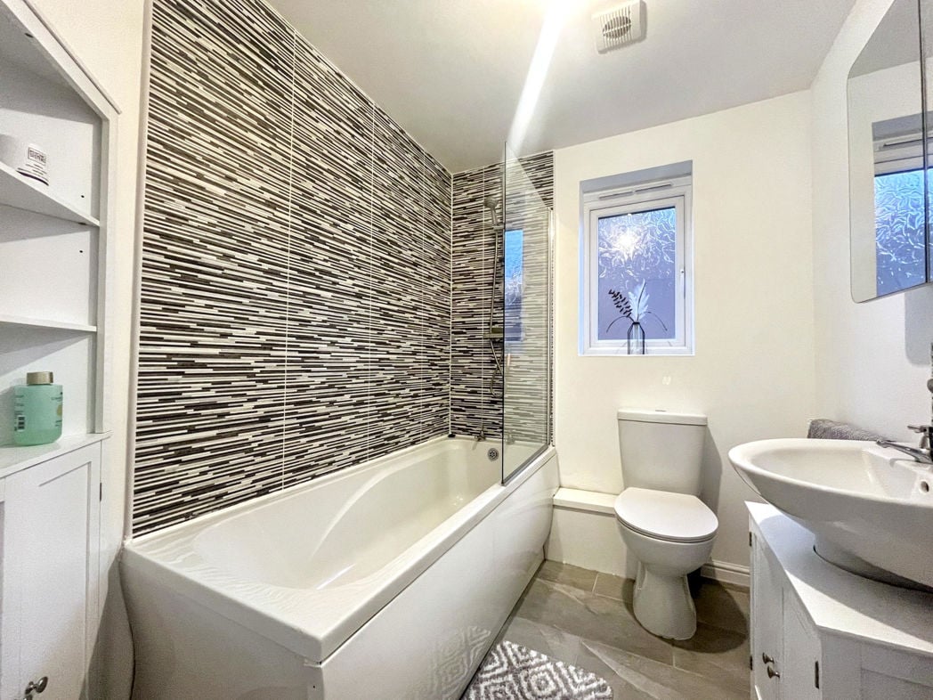 Property image 11 of 14