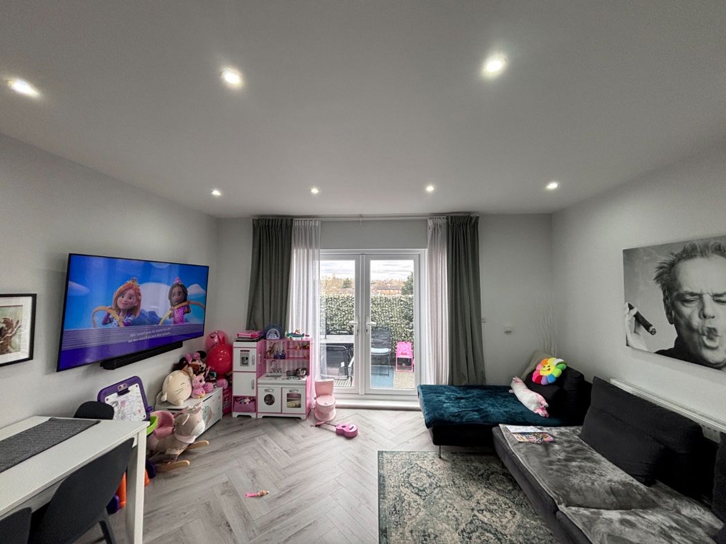 Property image 8 of 13