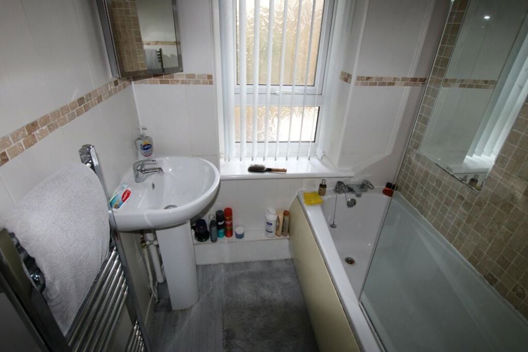 Property image 8 of 12