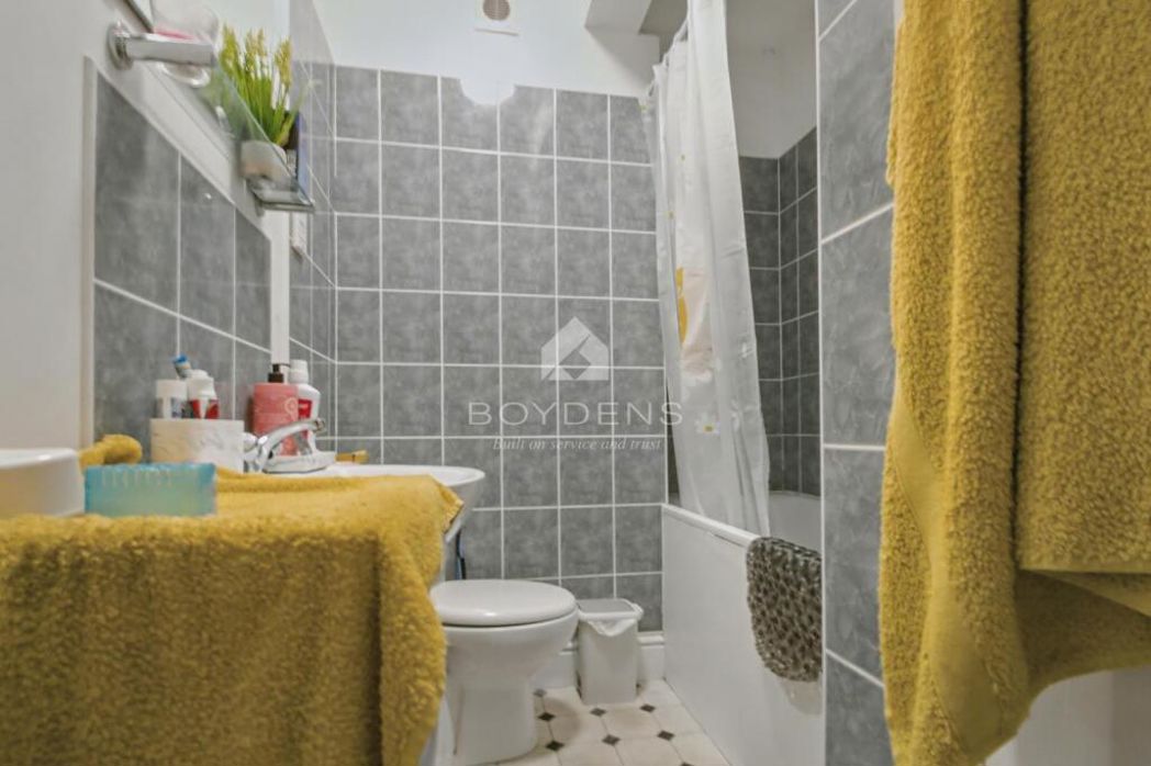 Property image 4 of 4