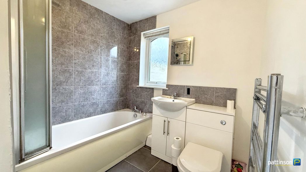 Property image 8 of 16