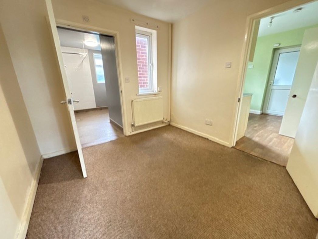 Property image 4 of 11