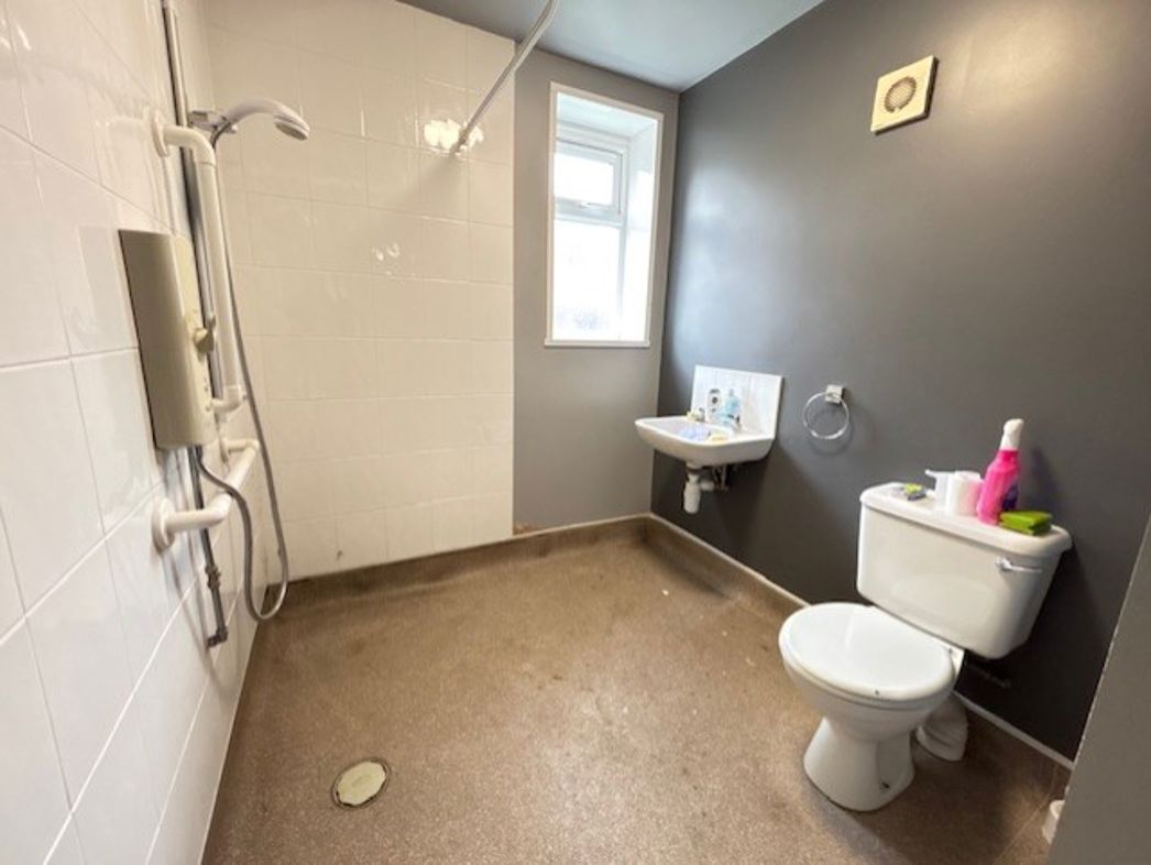 Property image 5 of 11
