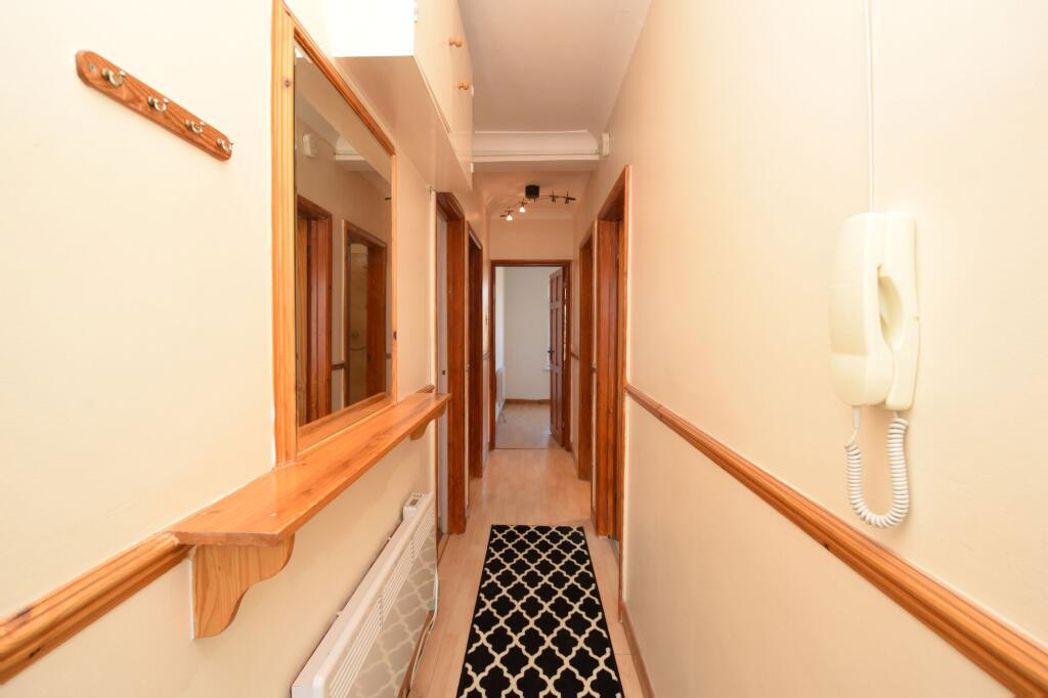 Property image 8 of 9