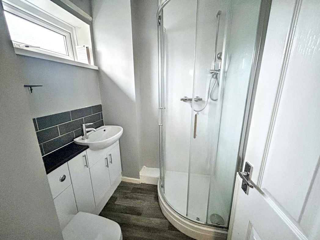 Property image 2 of 11