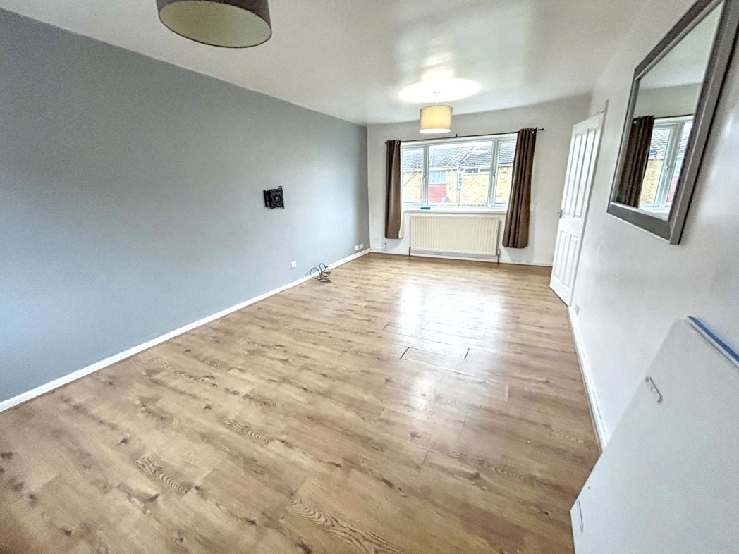 Property image 4 of 11