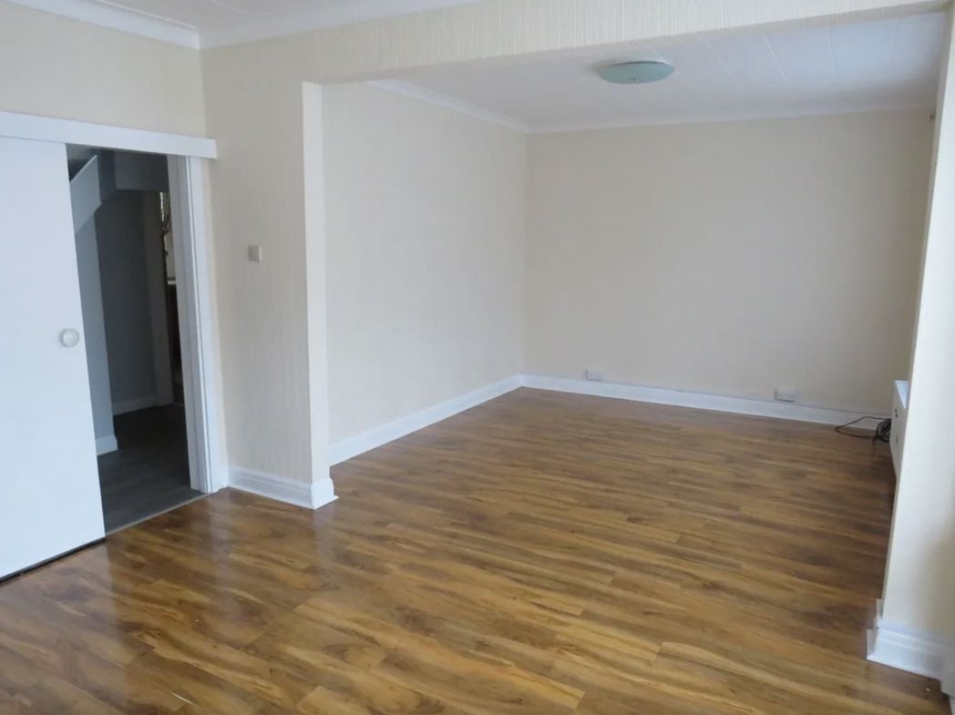 Property image 3 of 12