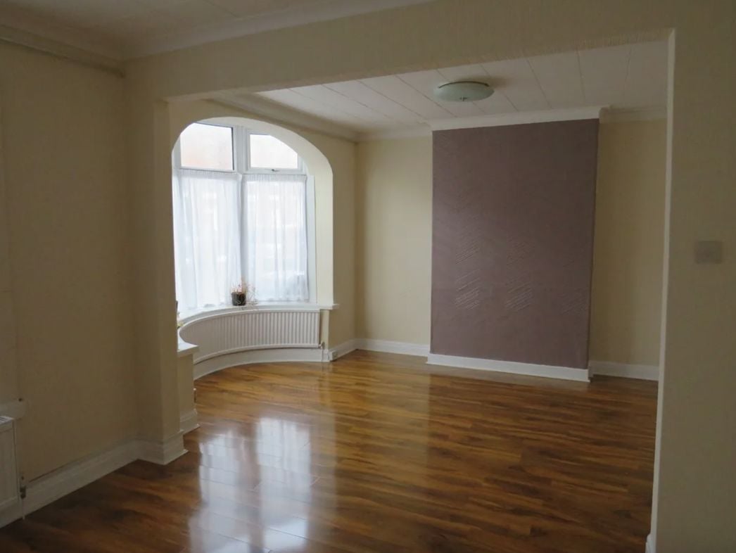 Property image 4 of 12