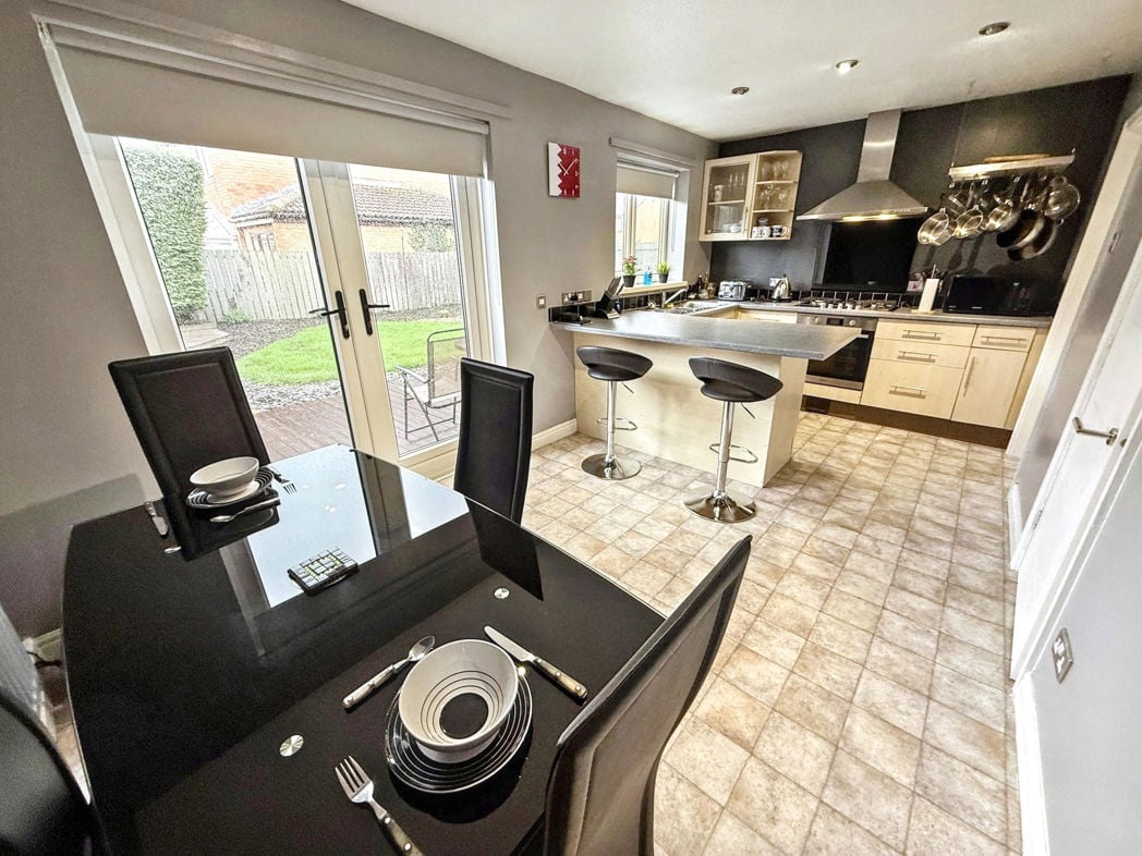 Property image 3 of 23
