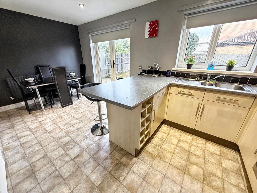 Property image 10 of 23
