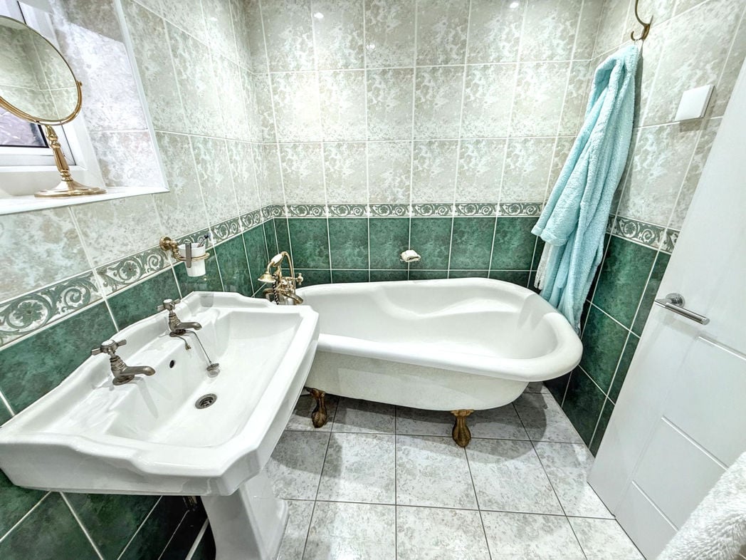 Property image 17 of 23