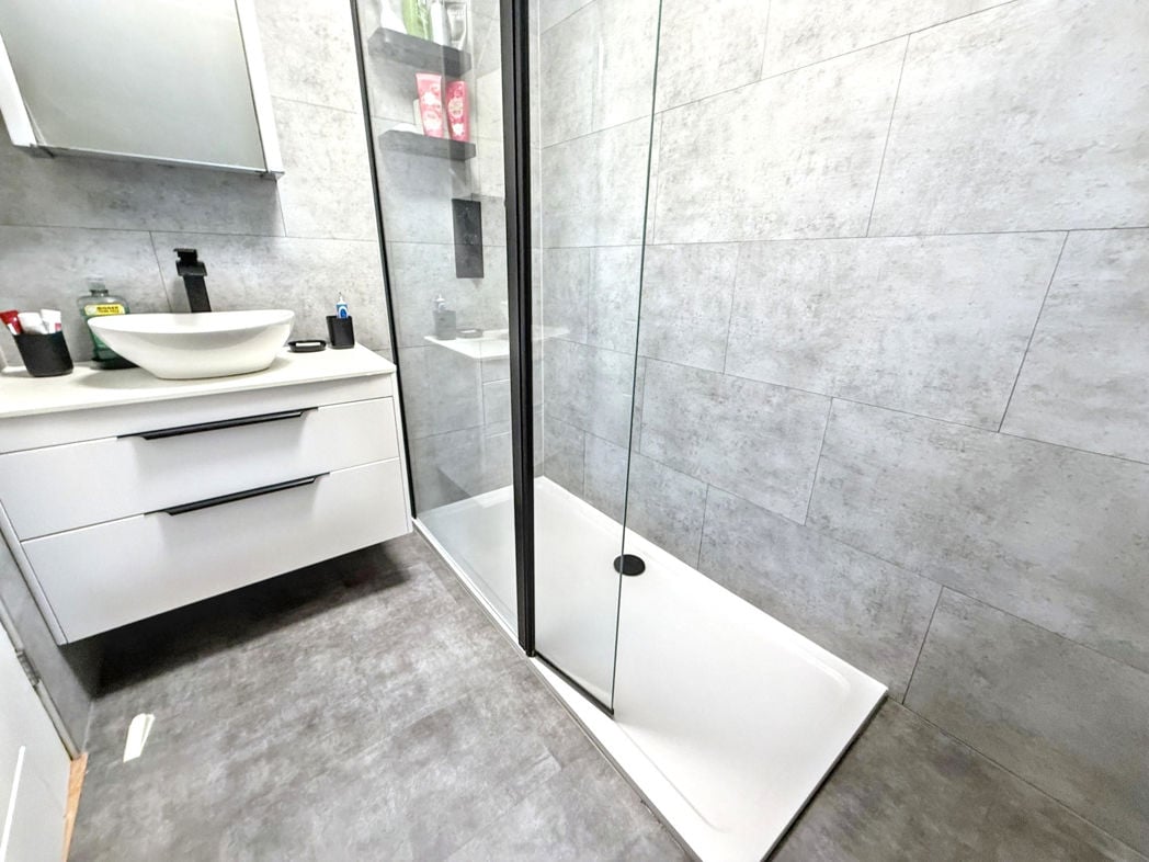Property image 18 of 23