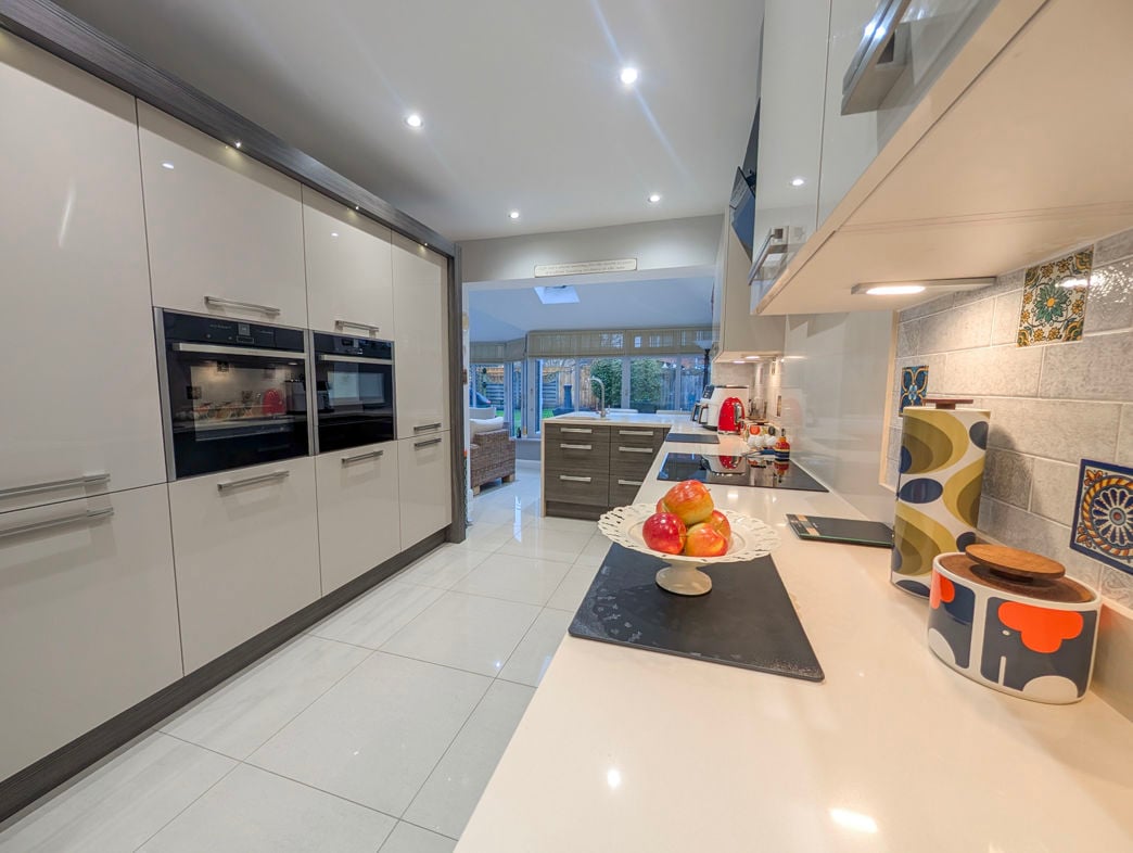Property image 11 of 23