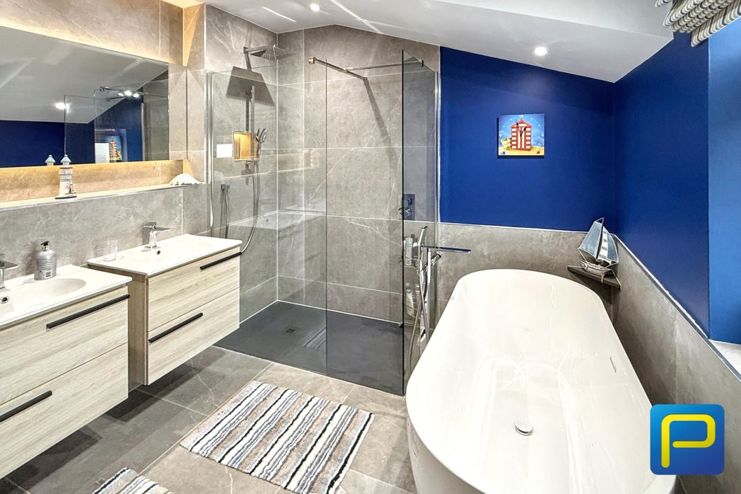 En Suite to Bedroom One
