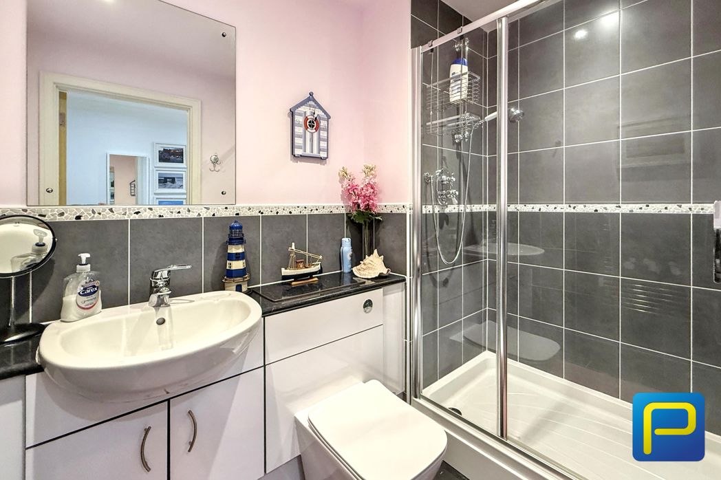 Family Shower Room