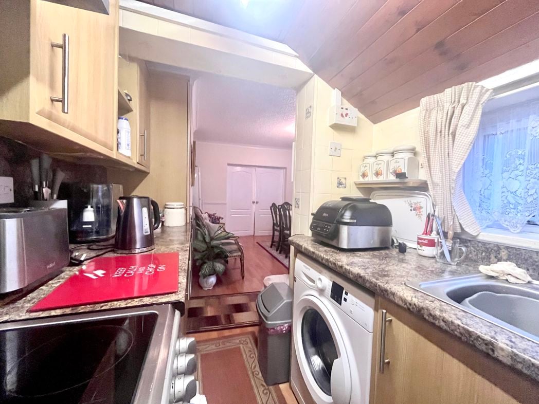 Property image 4 of 12