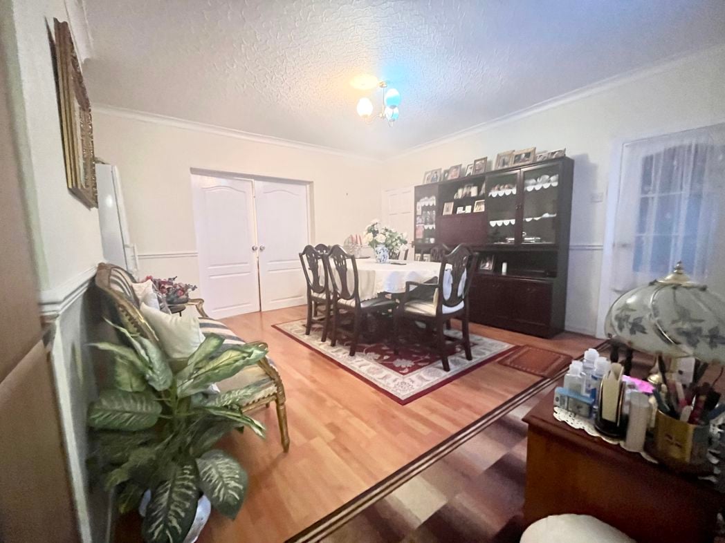 Property image 5 of 12