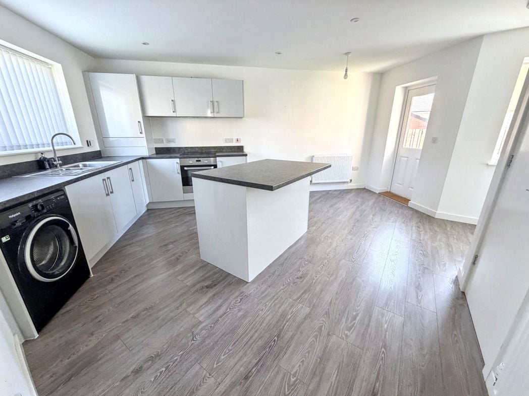 Property image 6 of 18