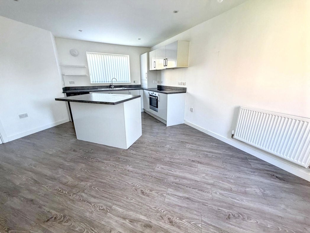Property image 7 of 18