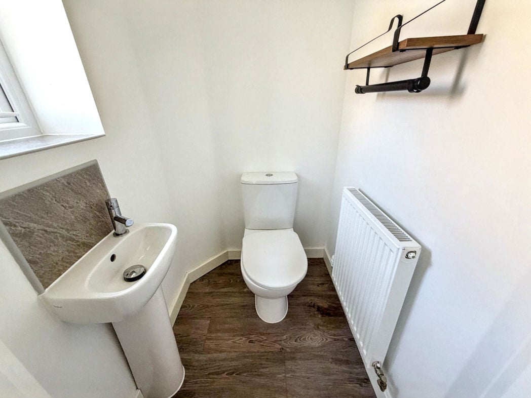 Property image 8 of 18