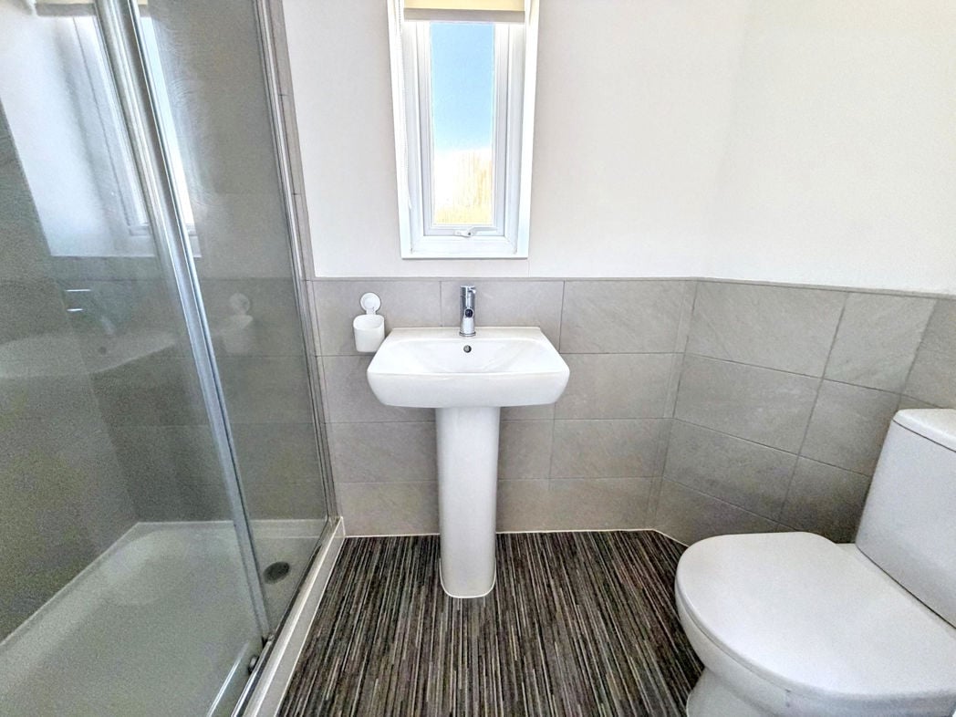 Property image 11 of 18