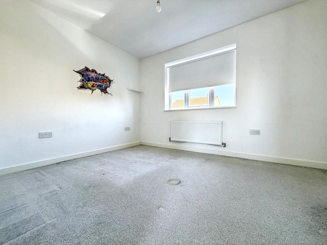 Property image 12 of 18
