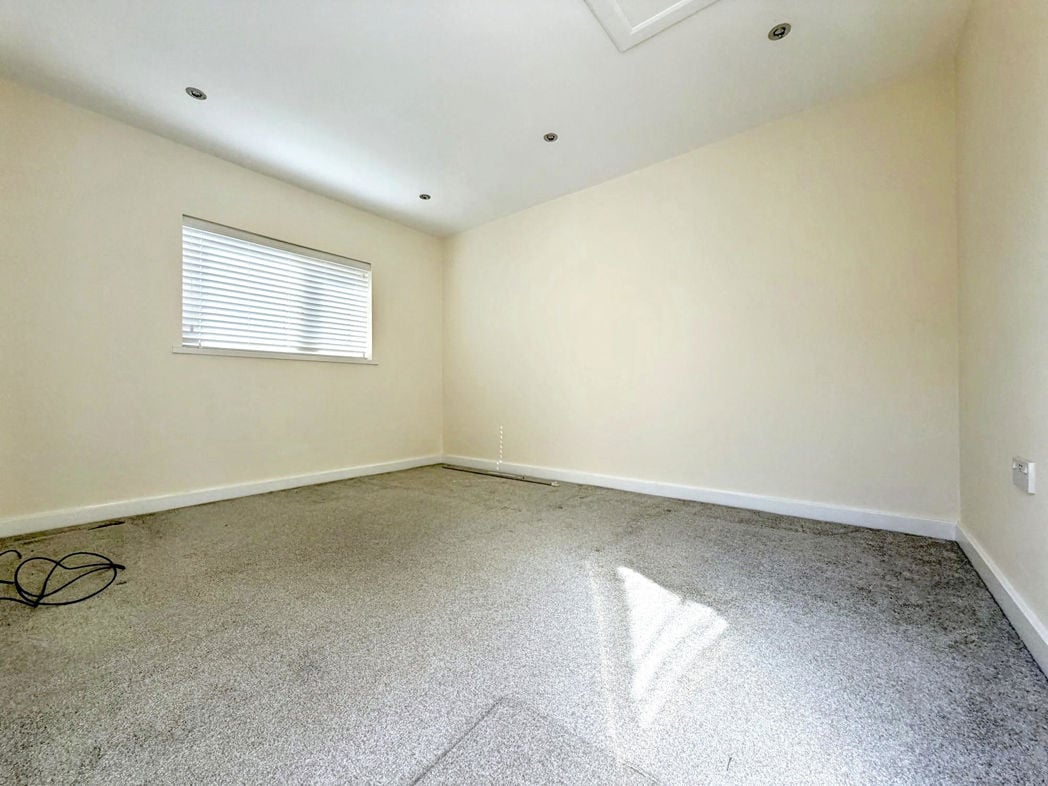 Property image 16 of 18