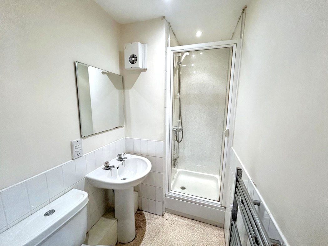 Property image 8 of 11