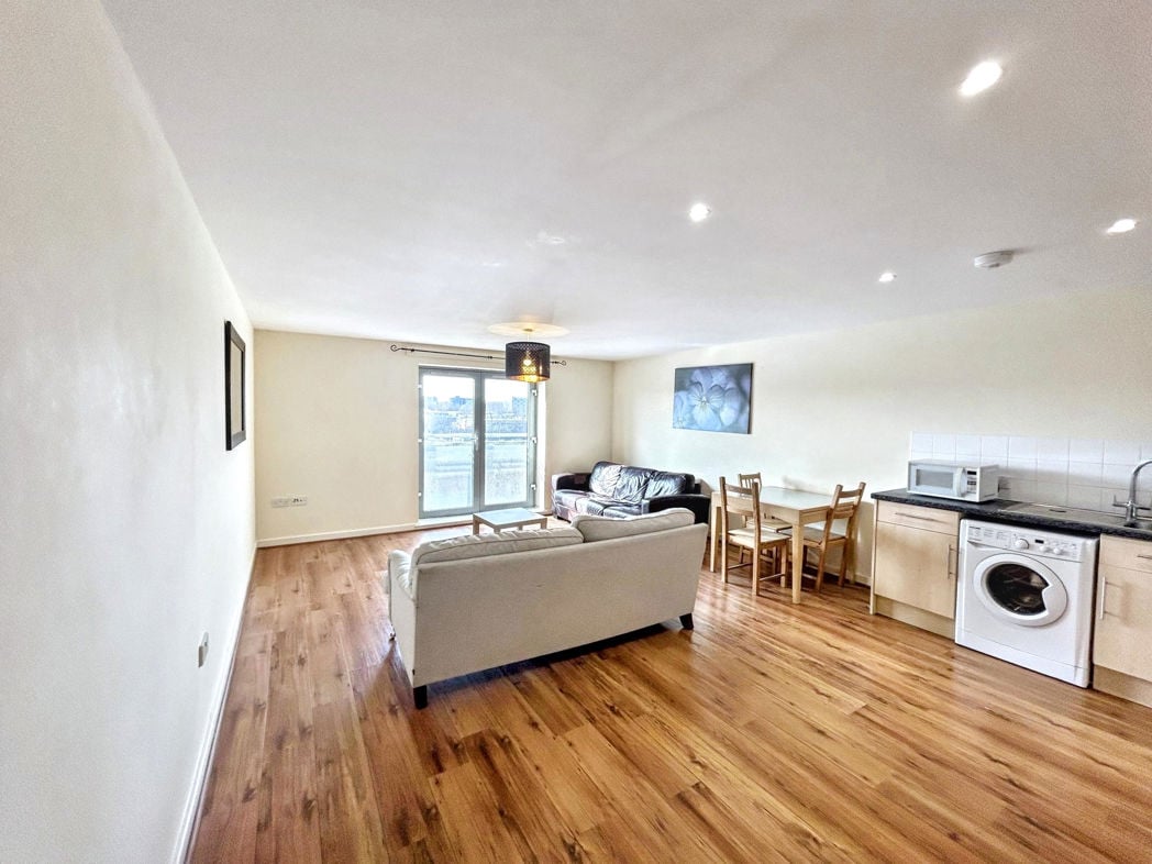 Property image 5 of 11