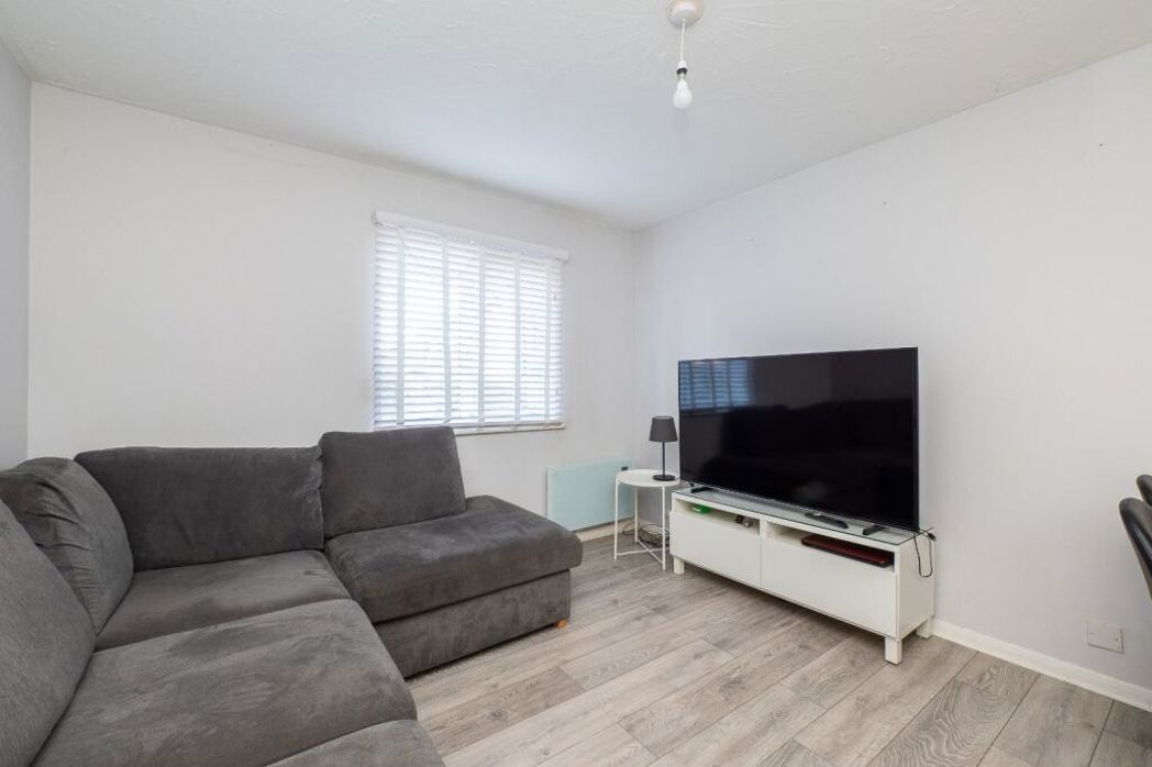 Property image 2 of 13