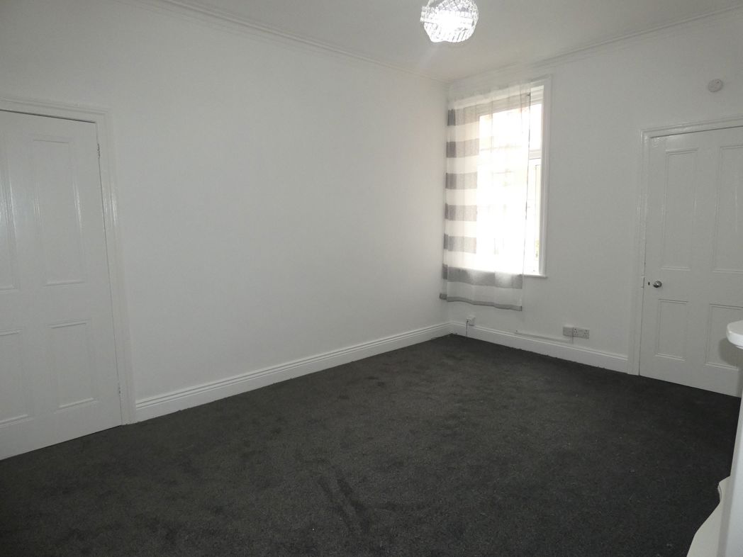Property image 4 of 13