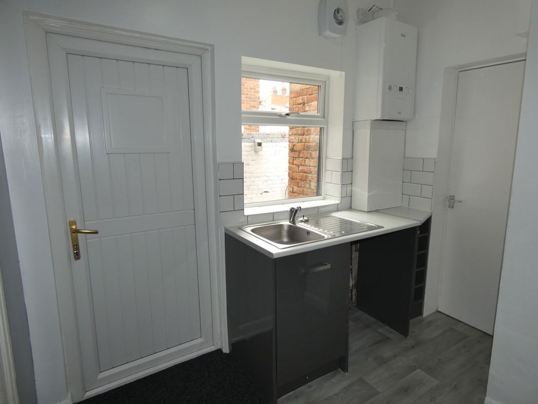 Property image 8 of 13