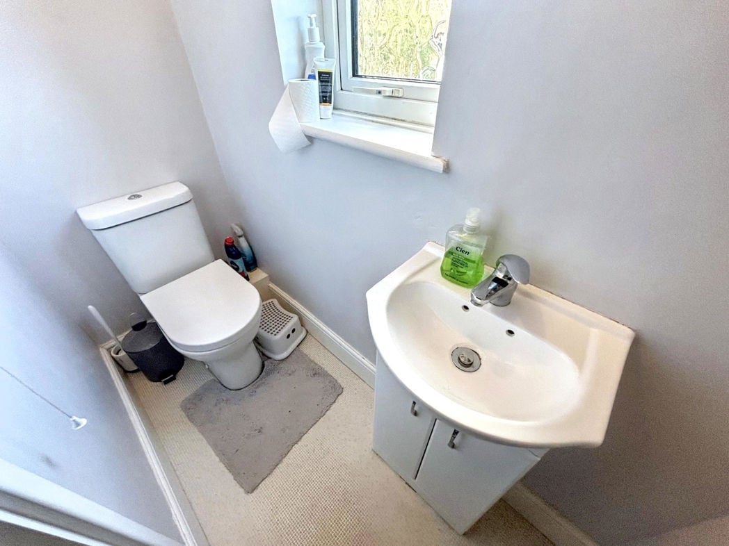 Property image 8 of 11