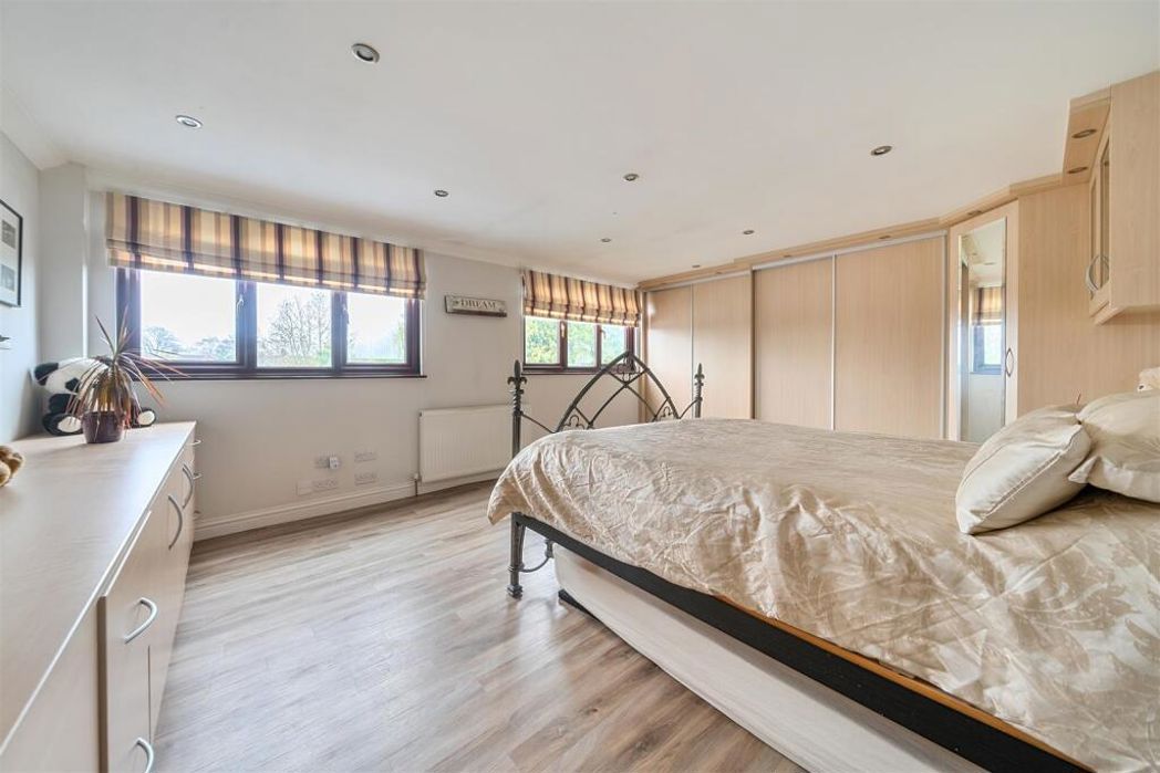 Property image 12 of 20