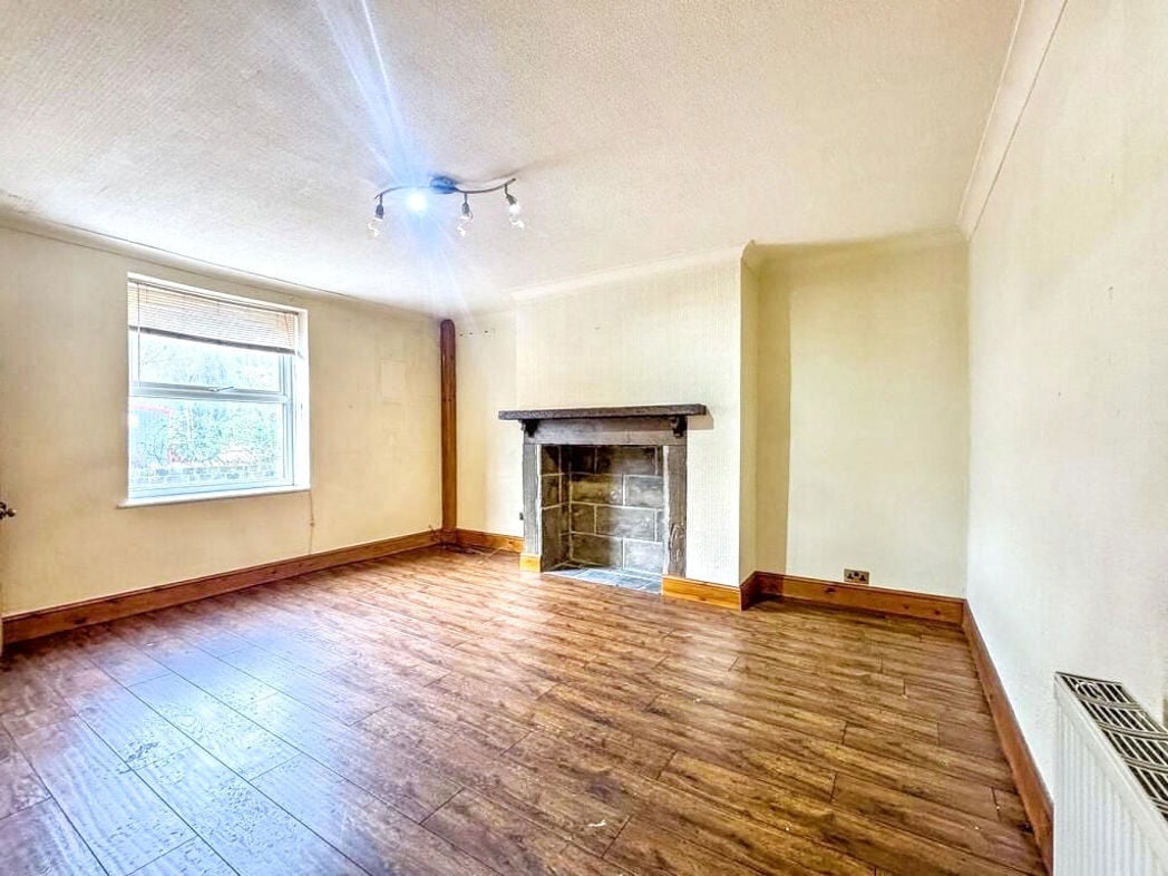 Property image 2 of 10