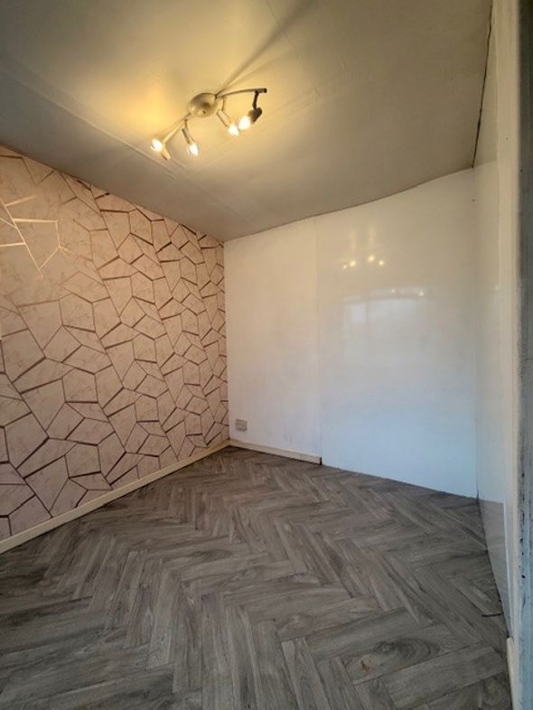 Property image 11 of 22